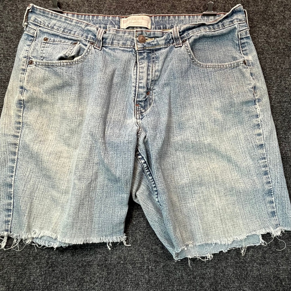 Levi Strauss Y2K Women 12 Light Wash Stretch Raw Hem Cut Off Denim Shorts Frayed